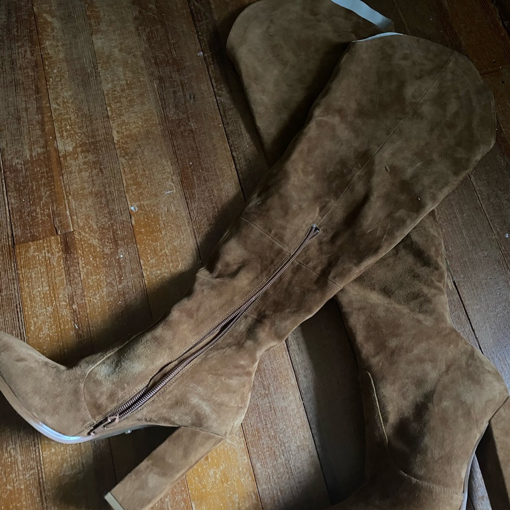 Never Been Worn - image 5